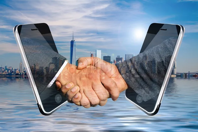 shaking hands, handshake, arrangement, contract, hands, smartphone, digital, online, de, collaboration, agreement, together, friendship, man, binding, compatible, business, businessman, liability, shaking hands, contract, contract, contract, contract, contract, collaboration. Virksomhedsformer og stiftelse: ansvar, kapital og registrering i dansk ret